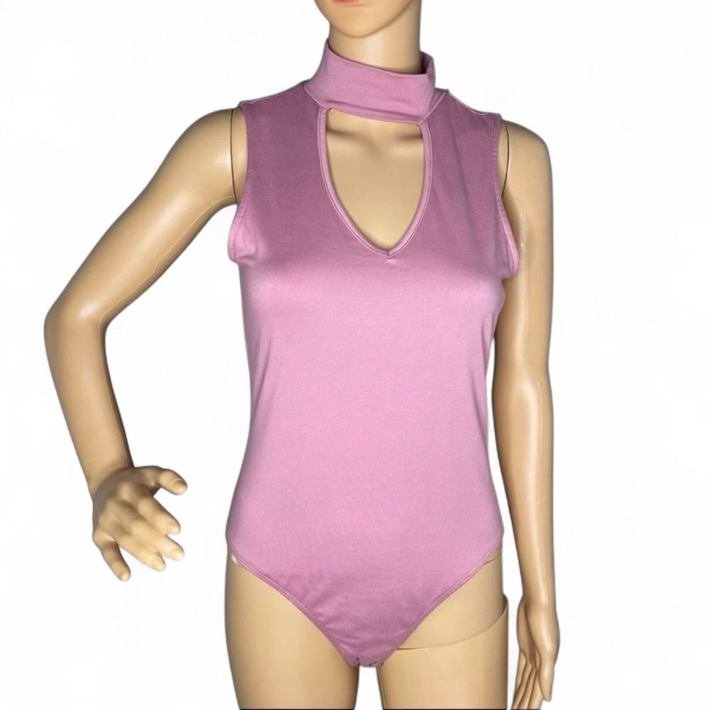 NWT No Comment Rose Pink Sleeveless Halter Bodysuit Snap Bottom Size Medium